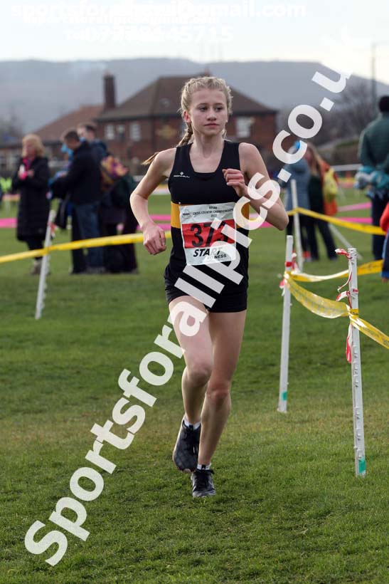 Girls under-15 North Eastern Cross Country, Redcar. Photo:  David T. Hewitson/Sports for All Pics